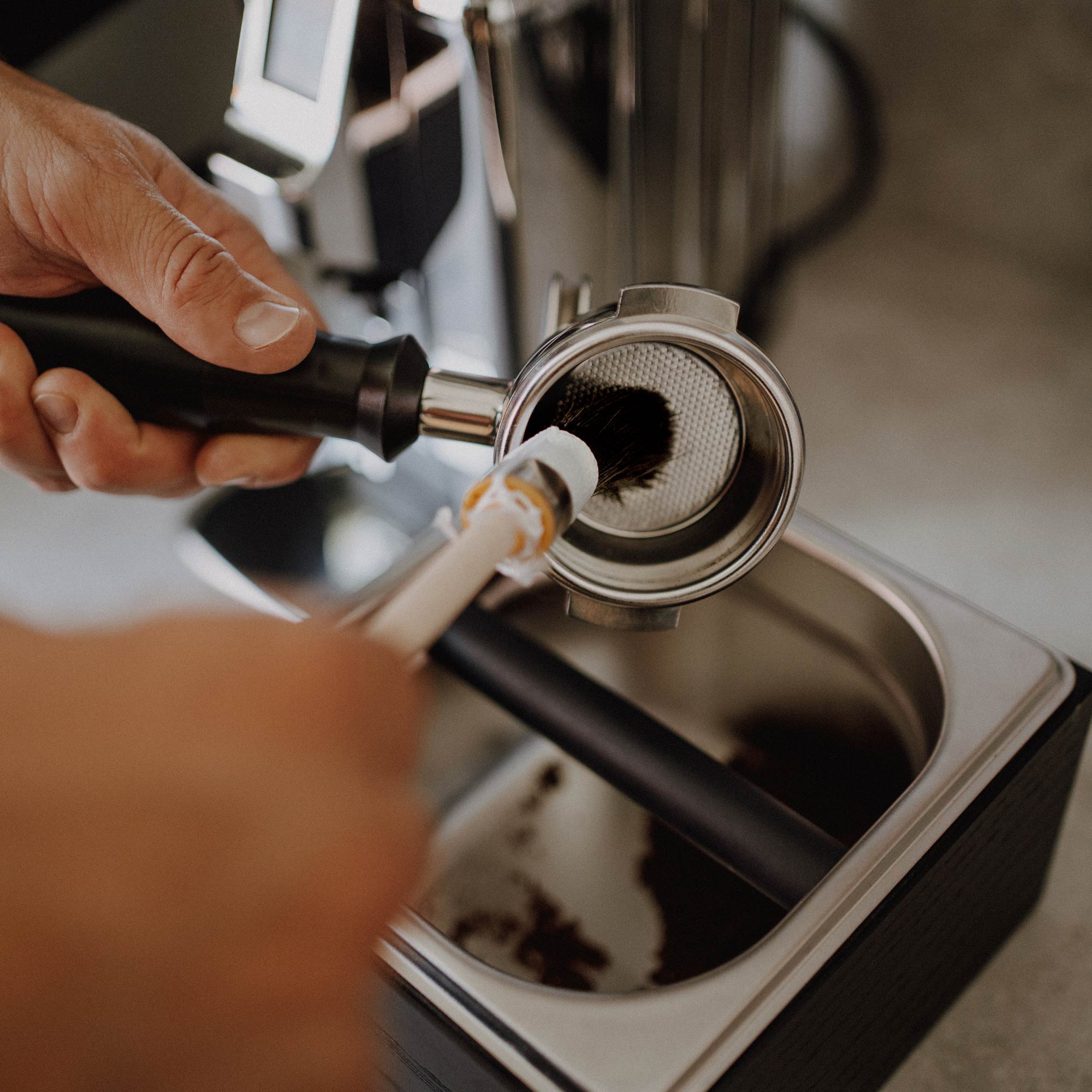 j-hornig-ciret-m-hlenpinsel-mit-hartholzstiel-zur-kaffeem-hlen-reinigung image 2